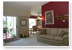 Picture of Student Housing Living Room and Dining Room for Groesbeck Pines Apartment Communitiy