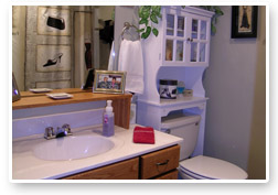 Picture of Student Housing Bathroom for Groesbeck Pines Apartment Communitiy